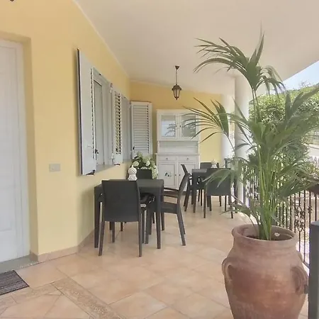 Alice Oda ve Kahvaltı Villasimius