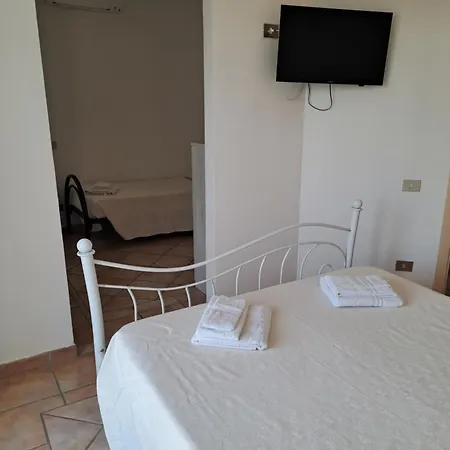 לינה וארוחת בוקר Alice