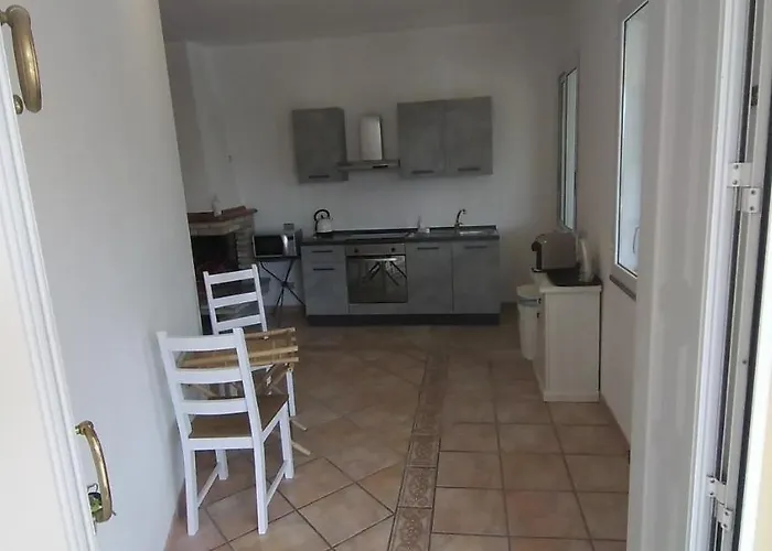 Alice Nocleg ze śniadaniem 3*